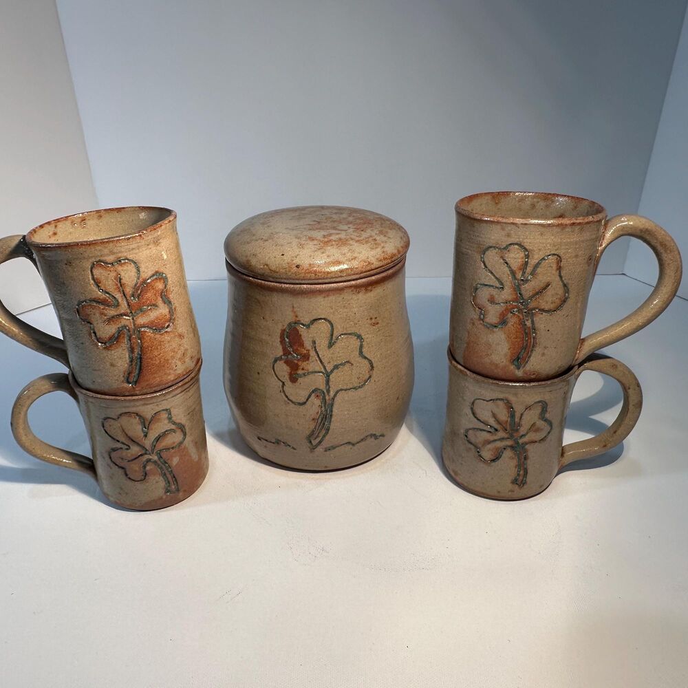 2002 Artist Signed Pottery Lidded Cannister & 4 Mugs w/ Incised Clover Design